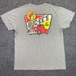 Buc-ee's T-Shirt Mens Medium Gray Red Truck Graphic Est 1982 Short Sleeve READ